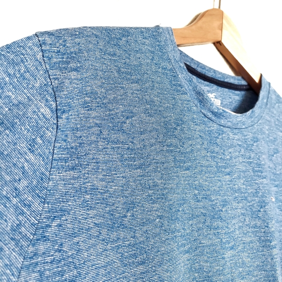 Hollister T-Shirt - Picture 3 of 5